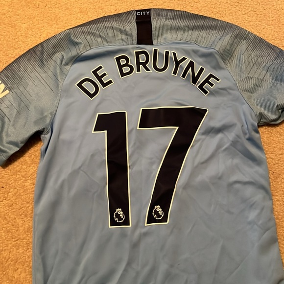 Manchester City Kevin De Bruyne Jersey. Men’s size Small - Picture 2 of 2